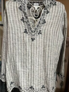 Chico's Gray Embroidered V-Neck Tunic Top